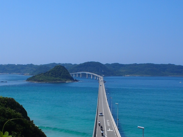 山口県の角島大橋